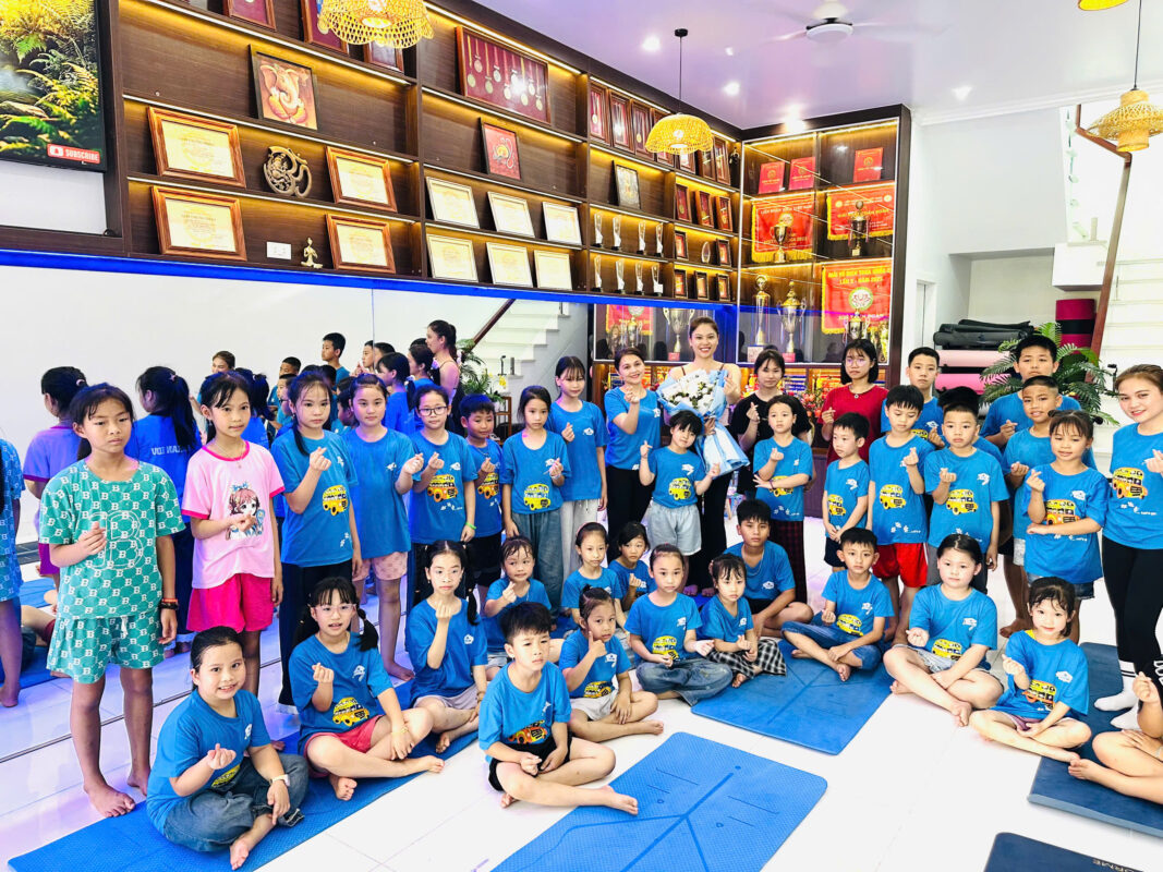 Khám Phá Các Lớp Học Trực Tiếp Tại Học Viện Huấn Luyện Thi Đấu YoGa Thành Tích Cao Quyết Vũ hinh anh edu